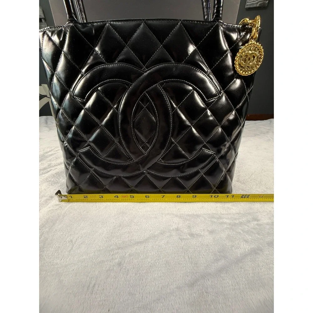 Chanel Black Patent Leather Quilted CC 24k Charm Tote Bag w/‎ Poshmark COA